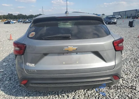 2024 Chevrolet Trax Ls z USA, uszkodzony, nr VIN KL77LFE22RC045971